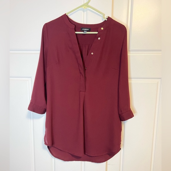 La Chateau 3/4 sleeve top in burgundy. - Picture 3 of 11